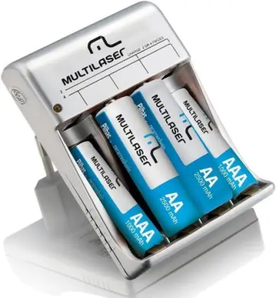 Carregador de Pilhas AA/AAA com 2 Pilhas AA 2500mAh e 2 Pilhas AAA 1000mAh